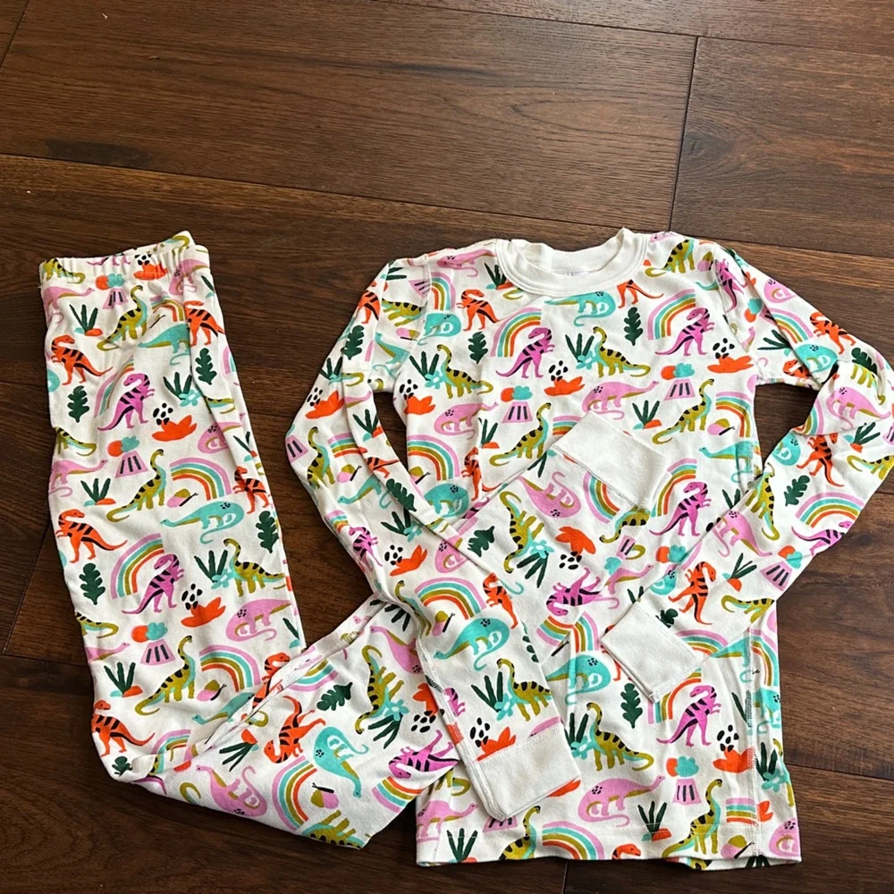 Hanna Andersson Colorful Dinosaur Pajama Set Never Been Worn - Picture 1 of 2